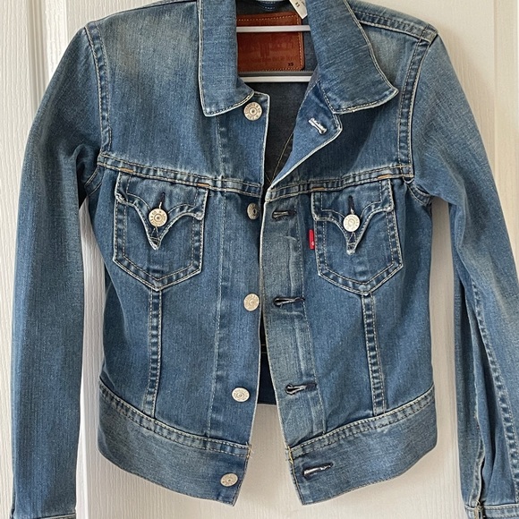 Levi’s Jean Jacket - Picture 2 of 15